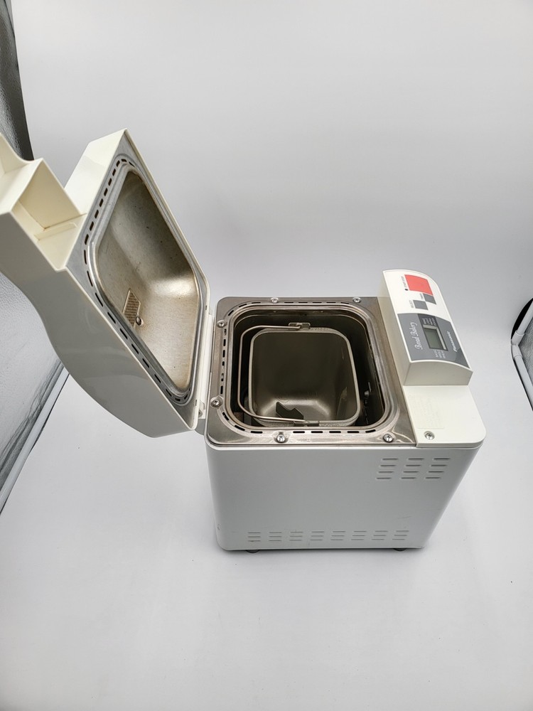 Panasonic SD-BT10P Bread Bakery Breadmaker 1 lb Loaf Bread Machine - Used