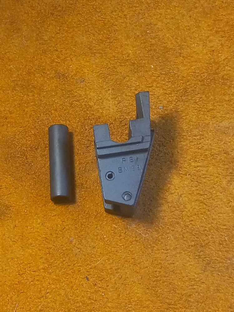BM59 BM59E Front Magazine Catch