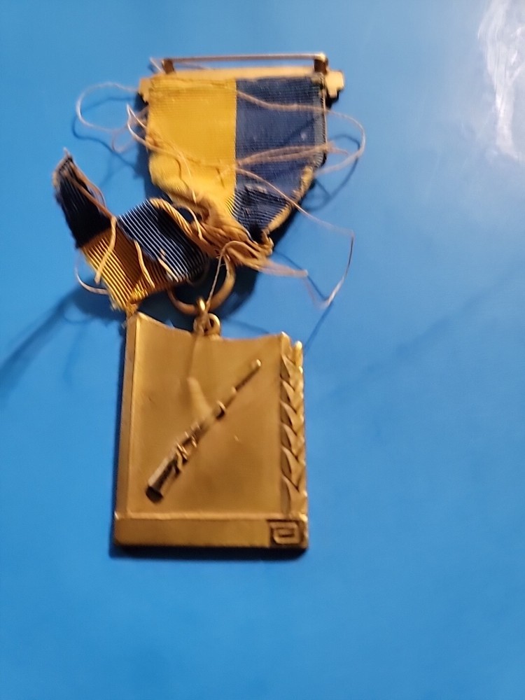 VINTAGE SHARP SHOOTING MEDAL