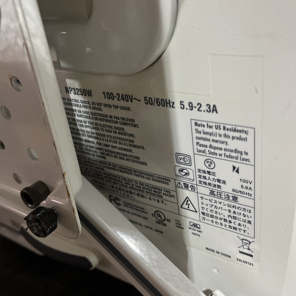 NEC NP3250W LCD PROJECTOR W REMOTE