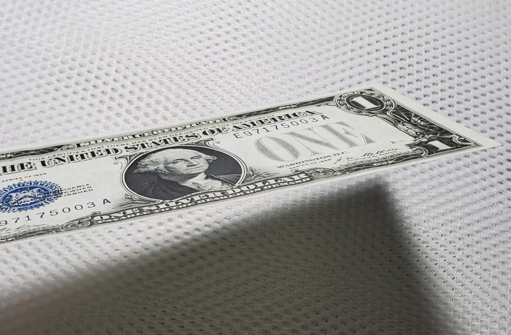 1928 $1 Silver Certificate Funny Back Consecutive Set Plain Series AU+/UNC Nice
