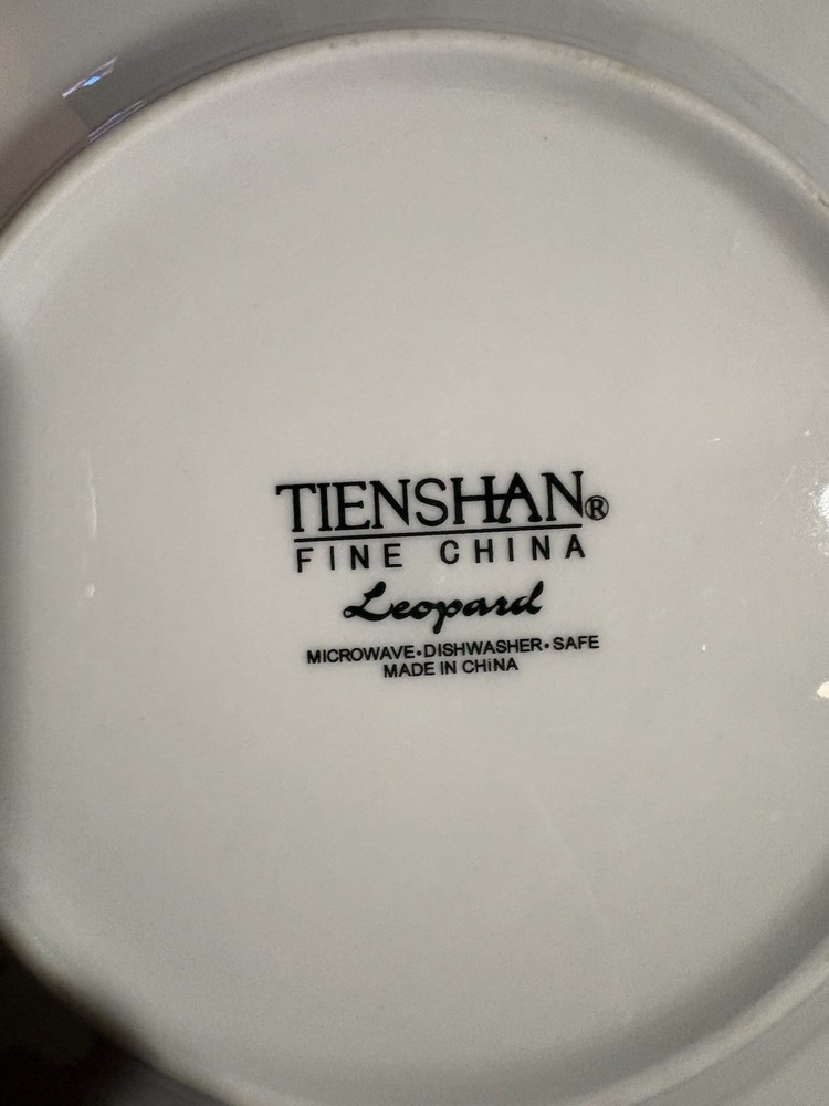 Tienshan leopard dinner plates Lot 9