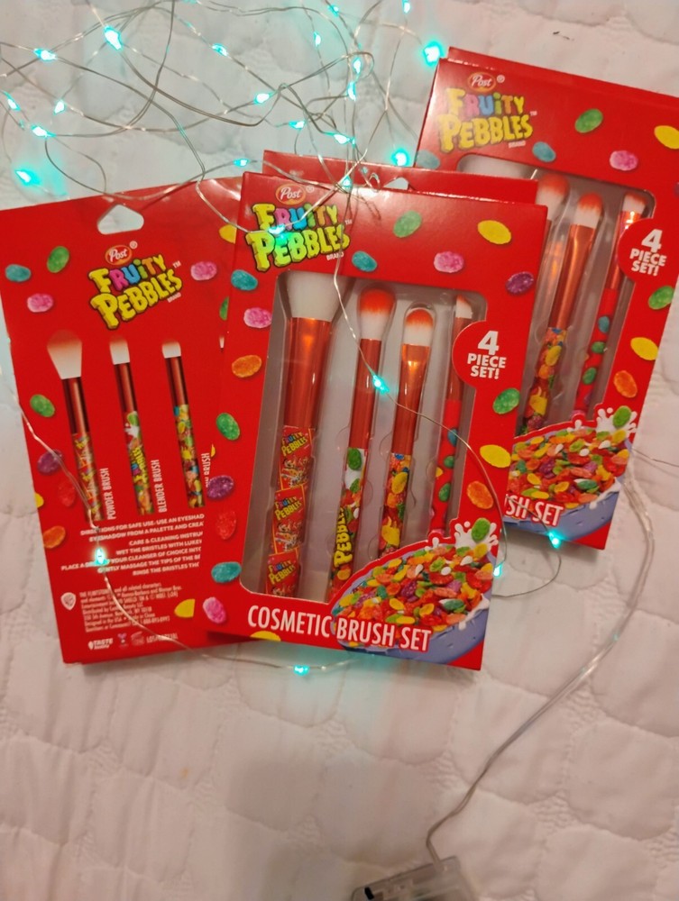 Fruity Pebbles cosmetic brush set