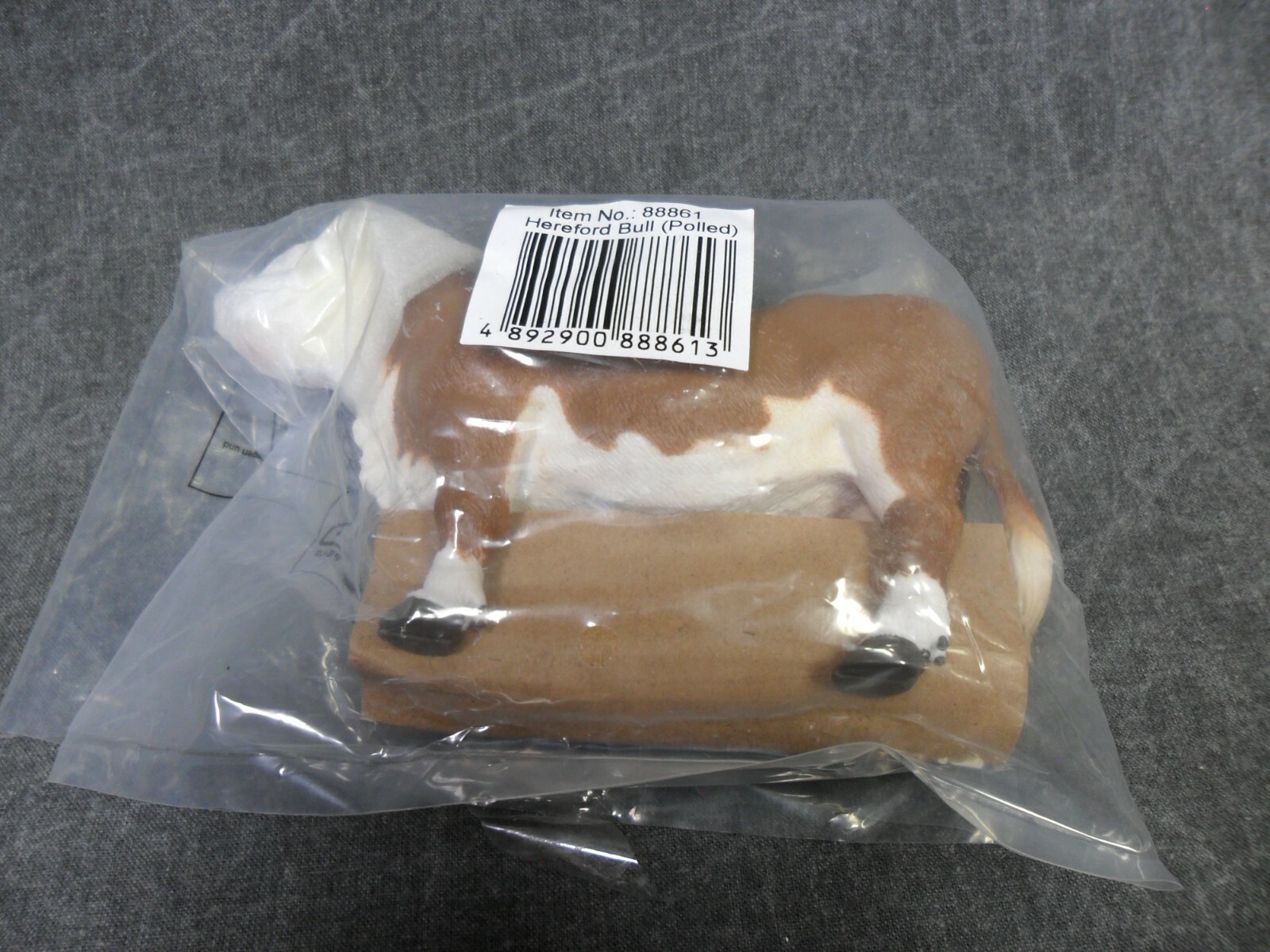 CollectA NIP * Polled Hereford Bull * 88861 Breyer Cow Model Toy Figurine