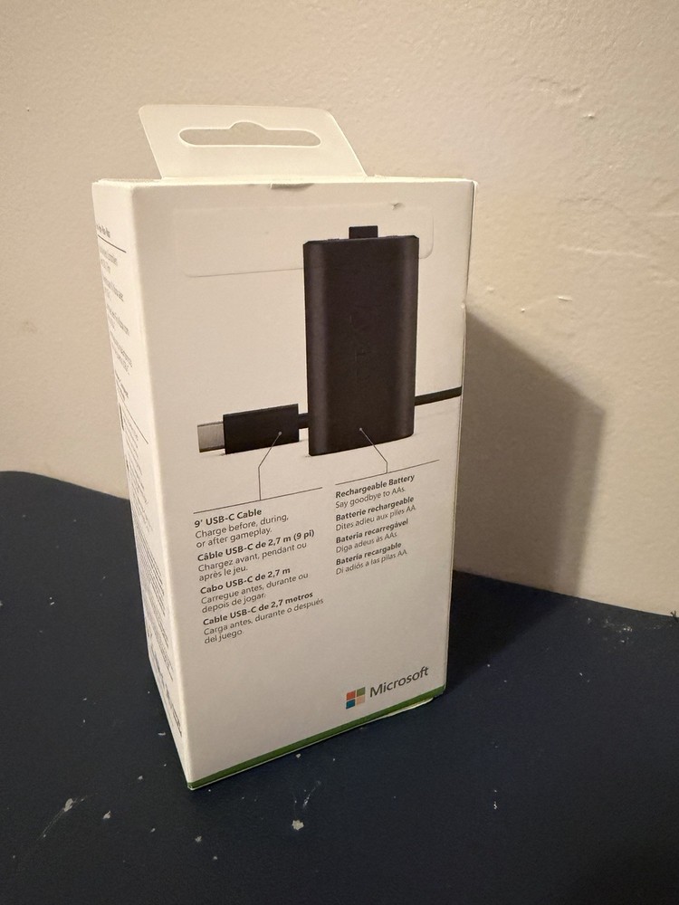 Microsoft Xbox Rechargeable Battery and USB-C Cable for Xbox Controllers