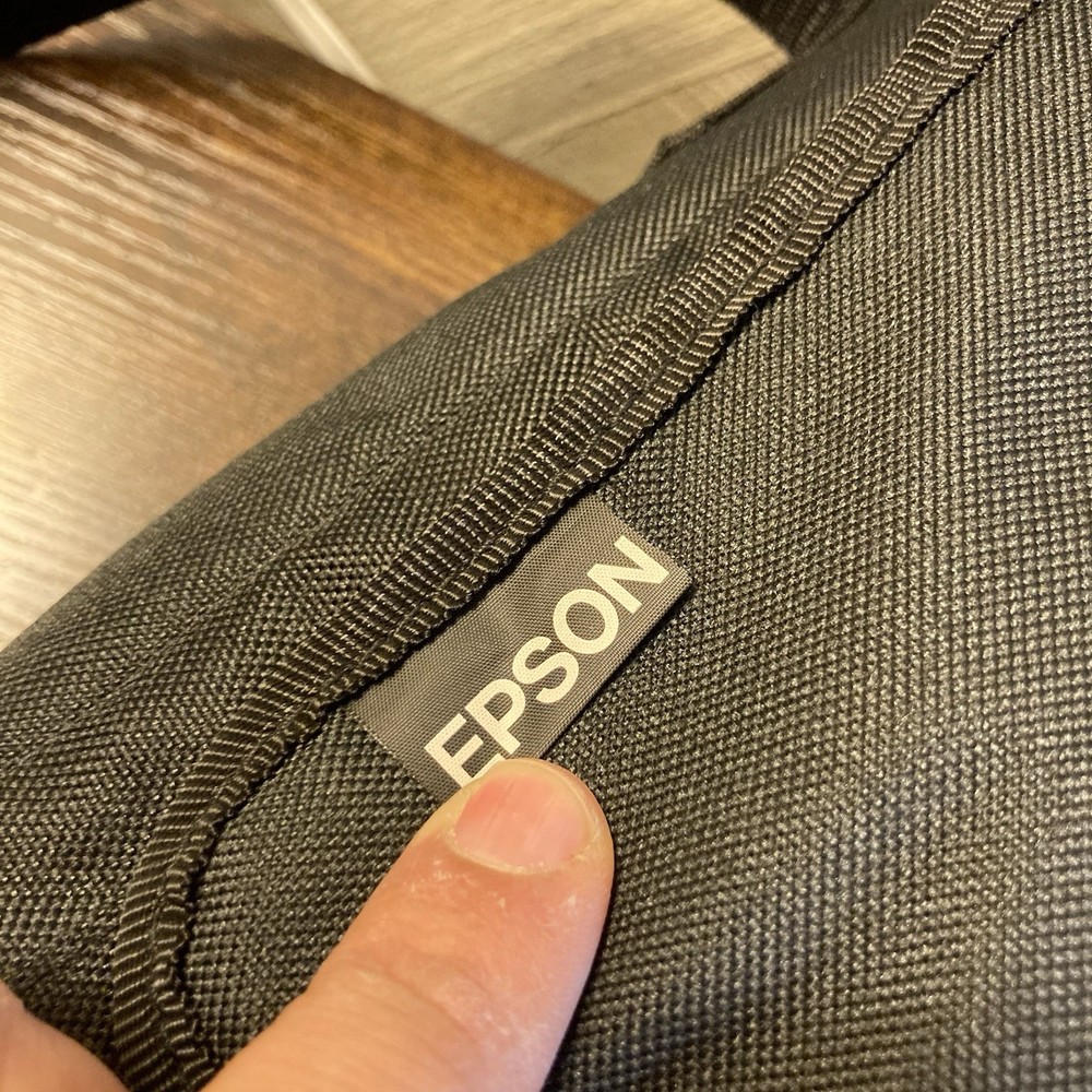 EPSON EMP-S4 Projector 3LCD w/ AV Cable, Bag, Setup Documents & CD (No Remote)