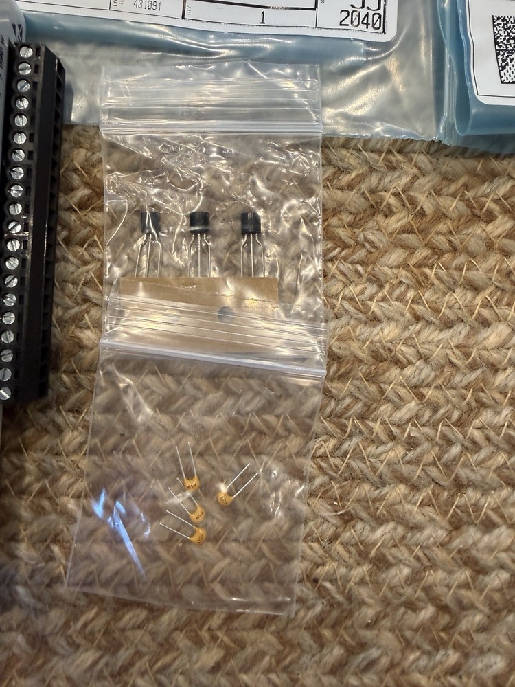 NATIONAL INSTRUMENTS NI myDAQ Data Acquisition Device + Extras