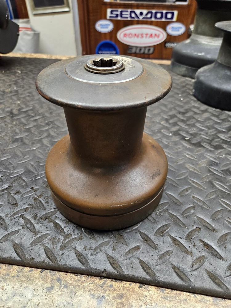 Barient 22 Two Speed Winch Bronze