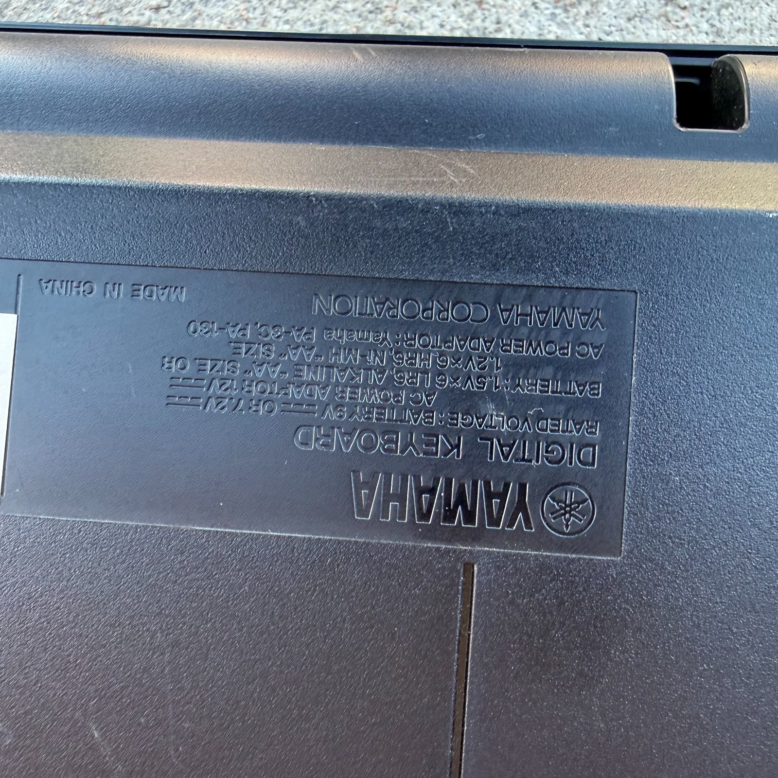 Yamaha PSR-E343 61-Key Portable Digital Keyboard Piano Tested Works no adapter