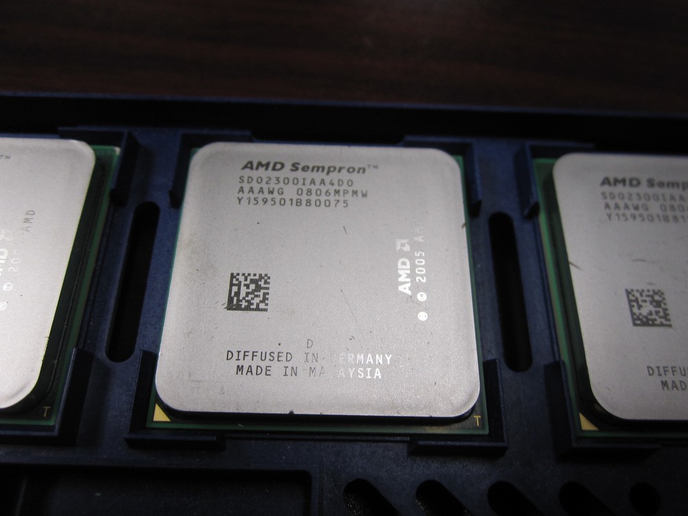 AMD Sempron 2300+ 2.2GHz Dual-Core (SDO2300IAA4DO) Processor
