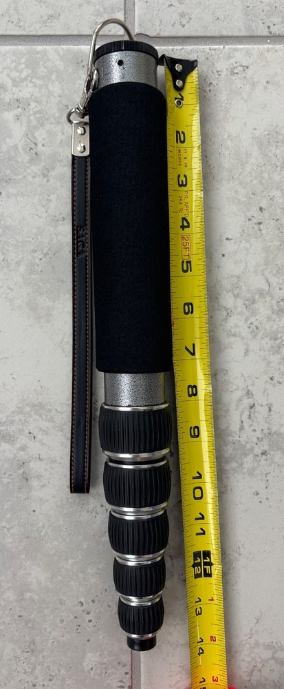 Pre-owned Saga extendable Monopod