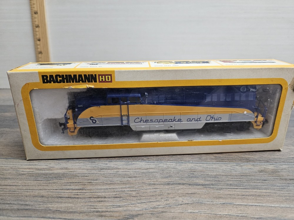 Bachmann Locomotive Chesapeake & Ohio Train Engine