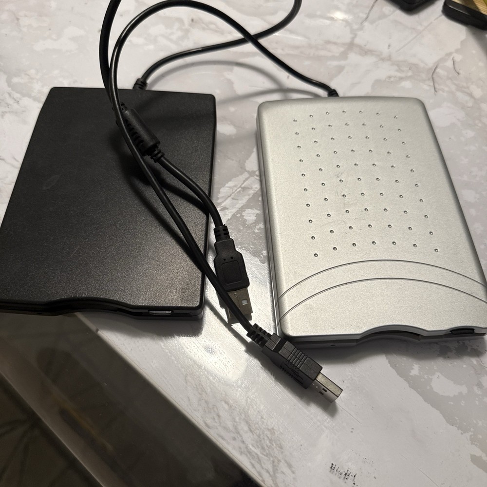 USB Floppy Disk Drive 2 different not tested