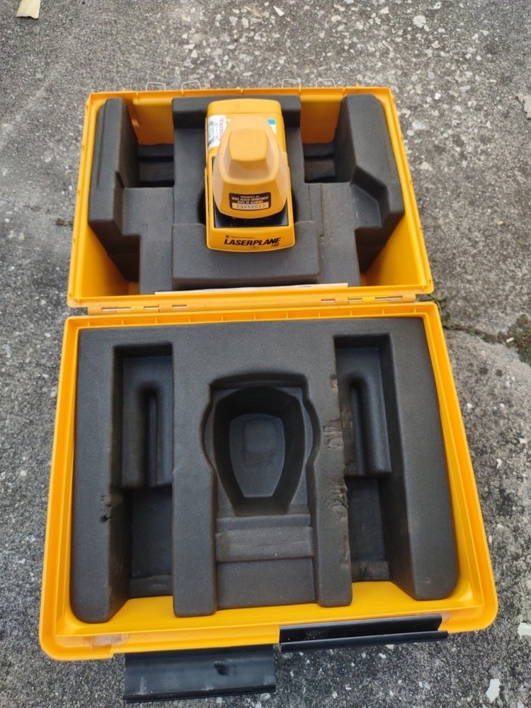 Spectra Physics Laser Plane Leveling System 130 with Case & Manual