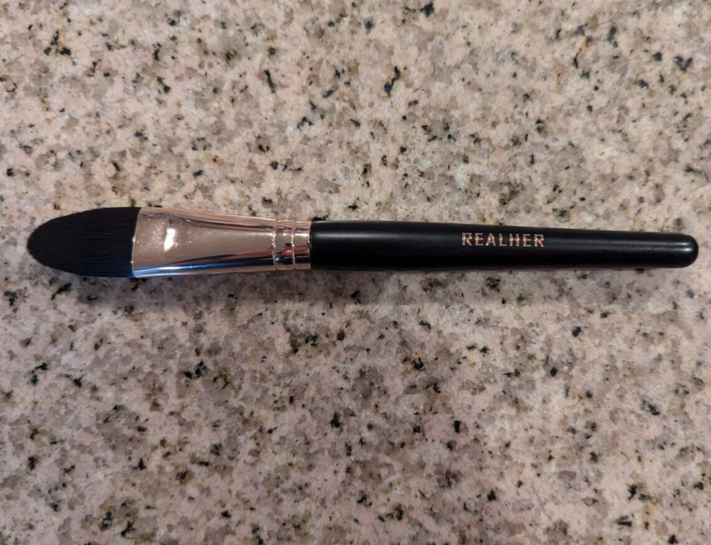 REALHER Nothing Is Impossible Vegan Foundation Brush