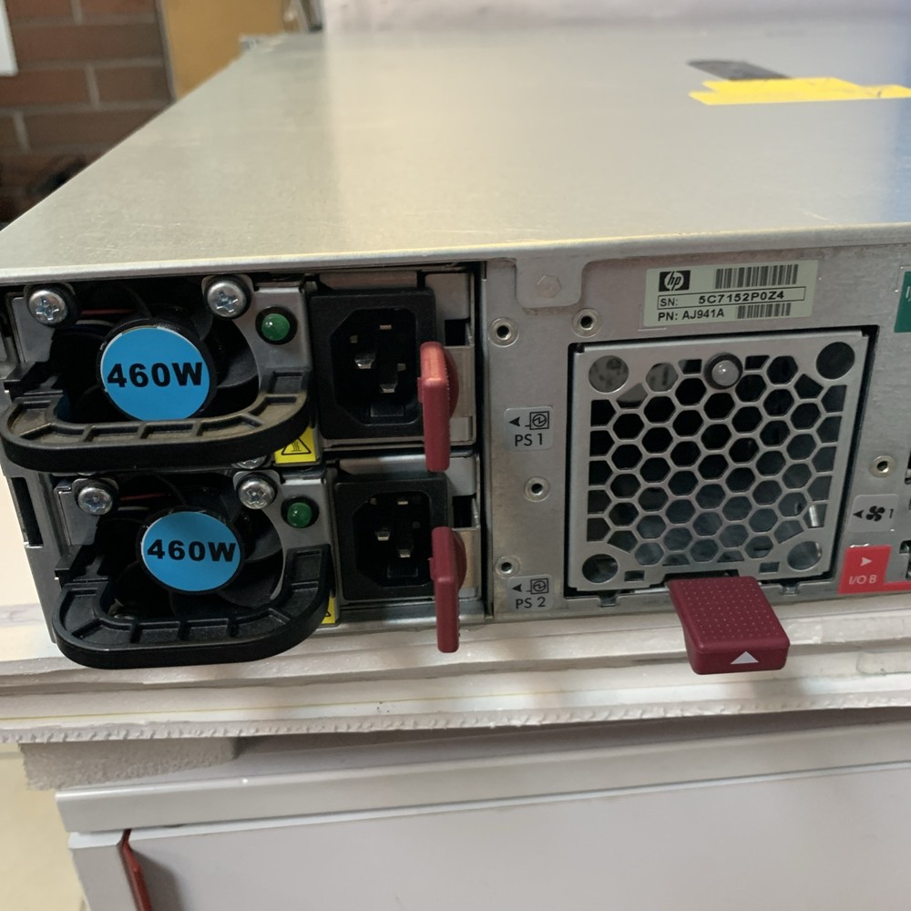 HP StorageWorks D2700 SFF Disk Enclosure CHASSIS AJ941-63002