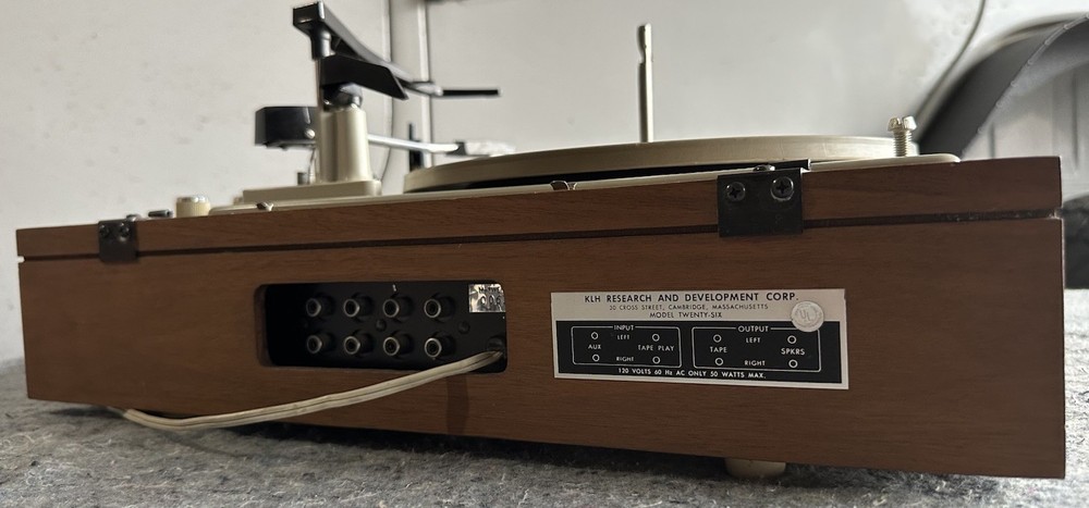 KLH Model Twenty Six Turntable Stereo System & Speakers Untested
