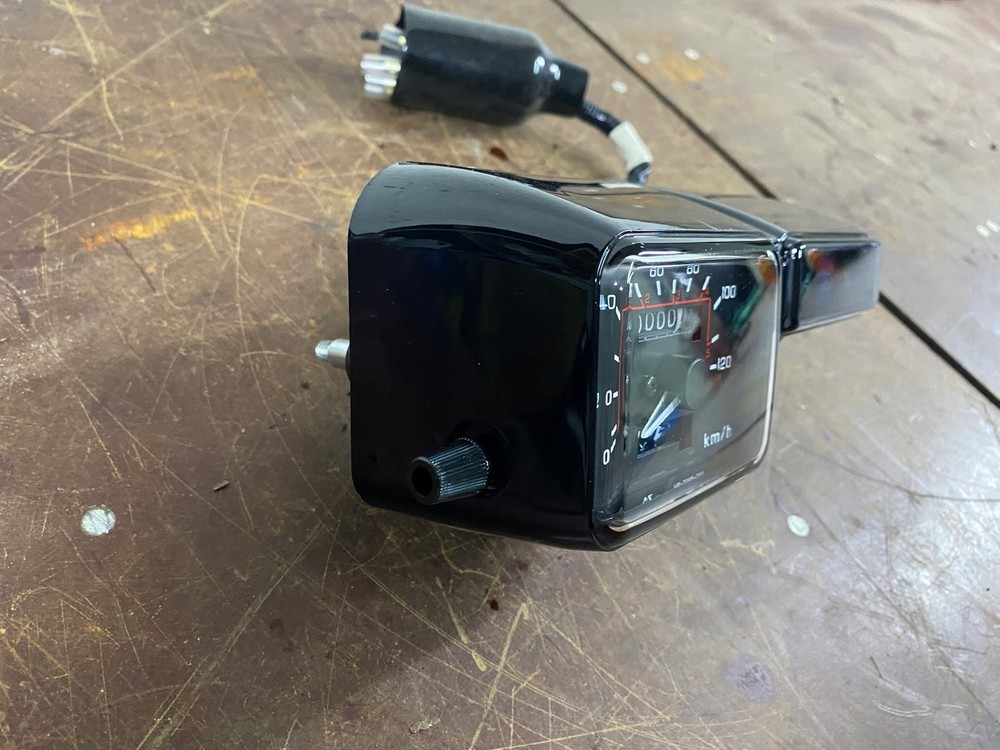 UNIVERSAL SPEEDOMETER COUNTER