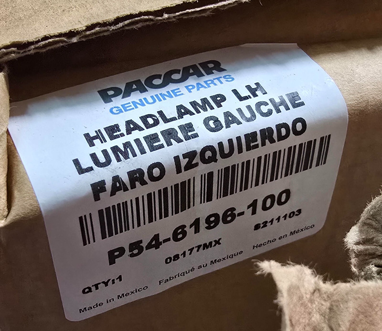 PACCAR New OEM Peterbilt 579 LH Driver Headlight Headlamp P54-6196-100
