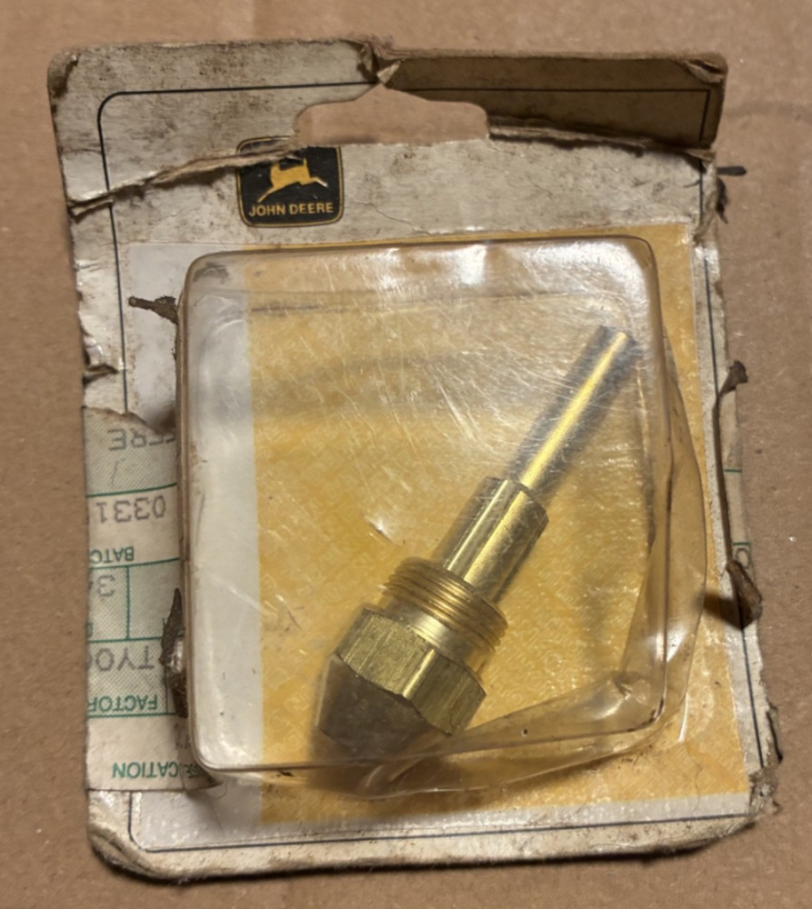John Deere PT16016: Nozzle