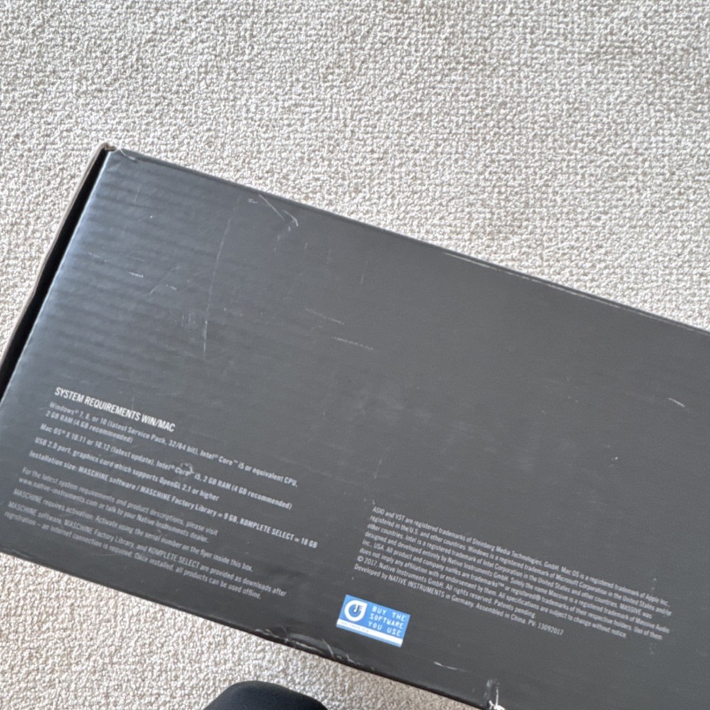 Native Instruments MASCHINE MK3 Sampler & Sequencer 16 Pad Built-in Effects