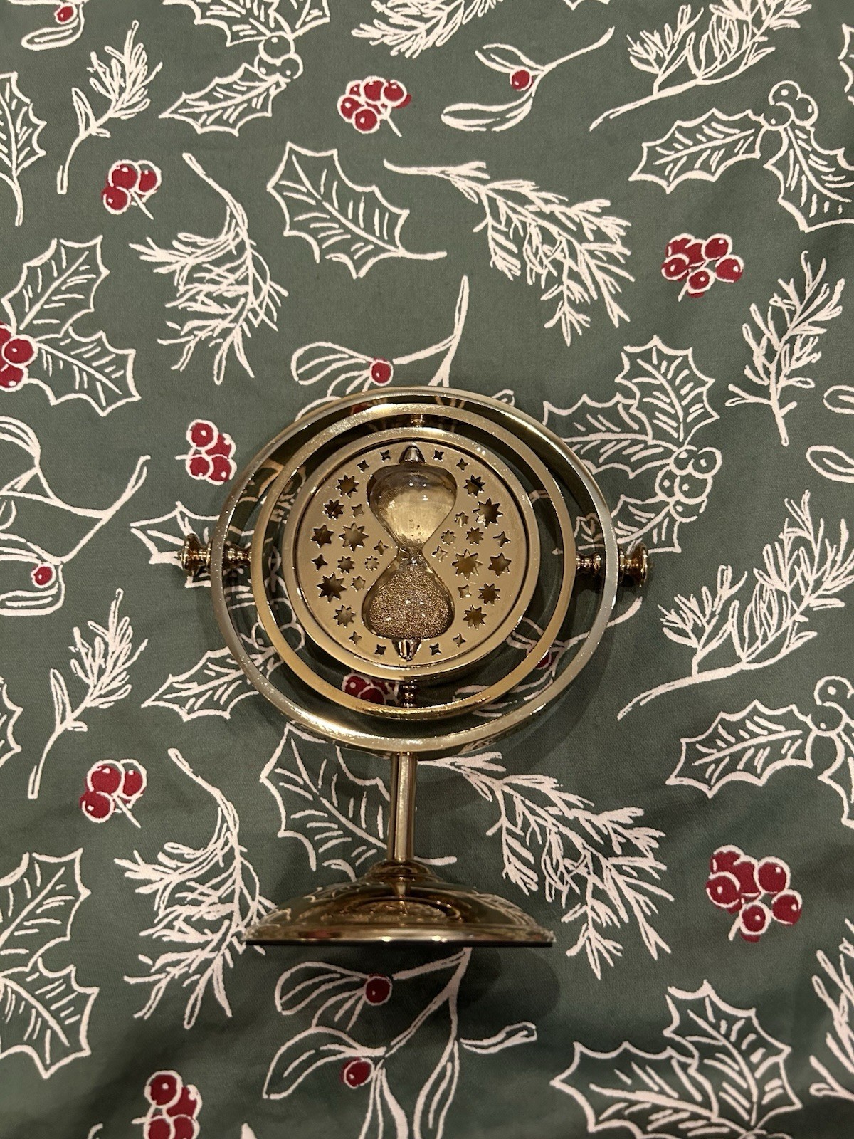 Pottery Barns Teen: Harry Potter Time Turner/Hour Glass clock