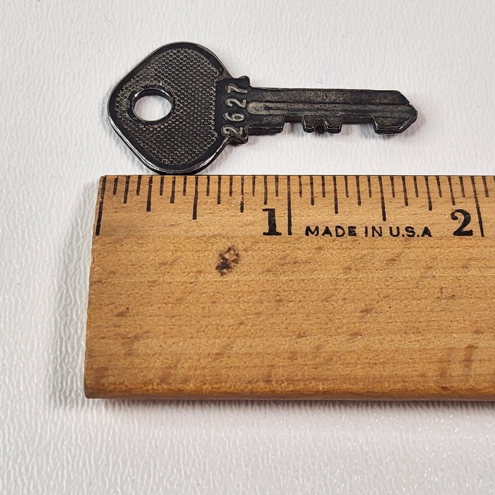 SLAYMAKER 2627 Key Silver Vintage