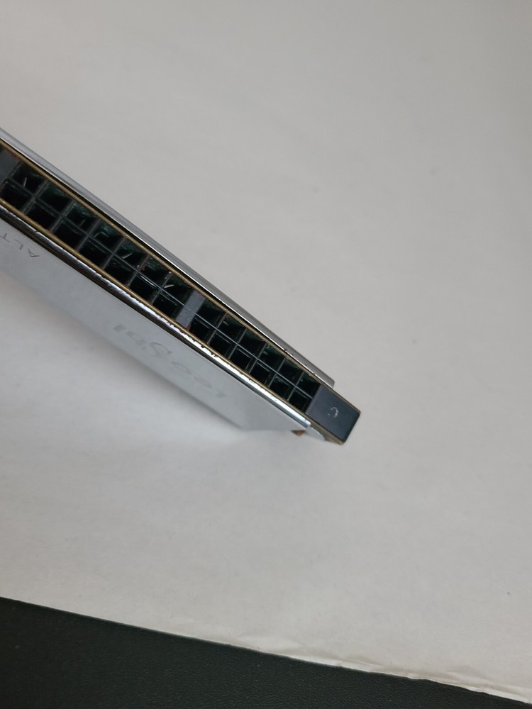 Rare LEO SHI ALTO SEQUENCE SCALE 22 Holes Harmonica, works
