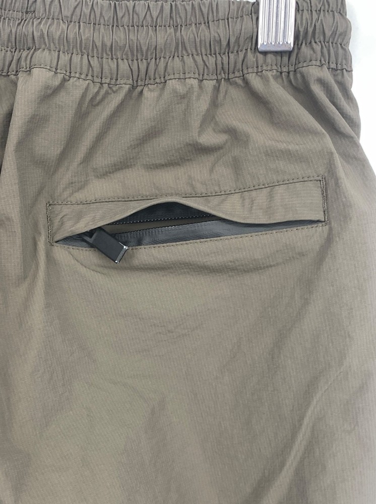 Feature Mens Brown Athletic Short Size Medium M Athleisure Training Pocket EUC