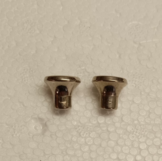 PAIR VINTAGE CHROME 5/8 IN. PLATED ROUND DRAWER OR DOOR KNOBS OR PULLS