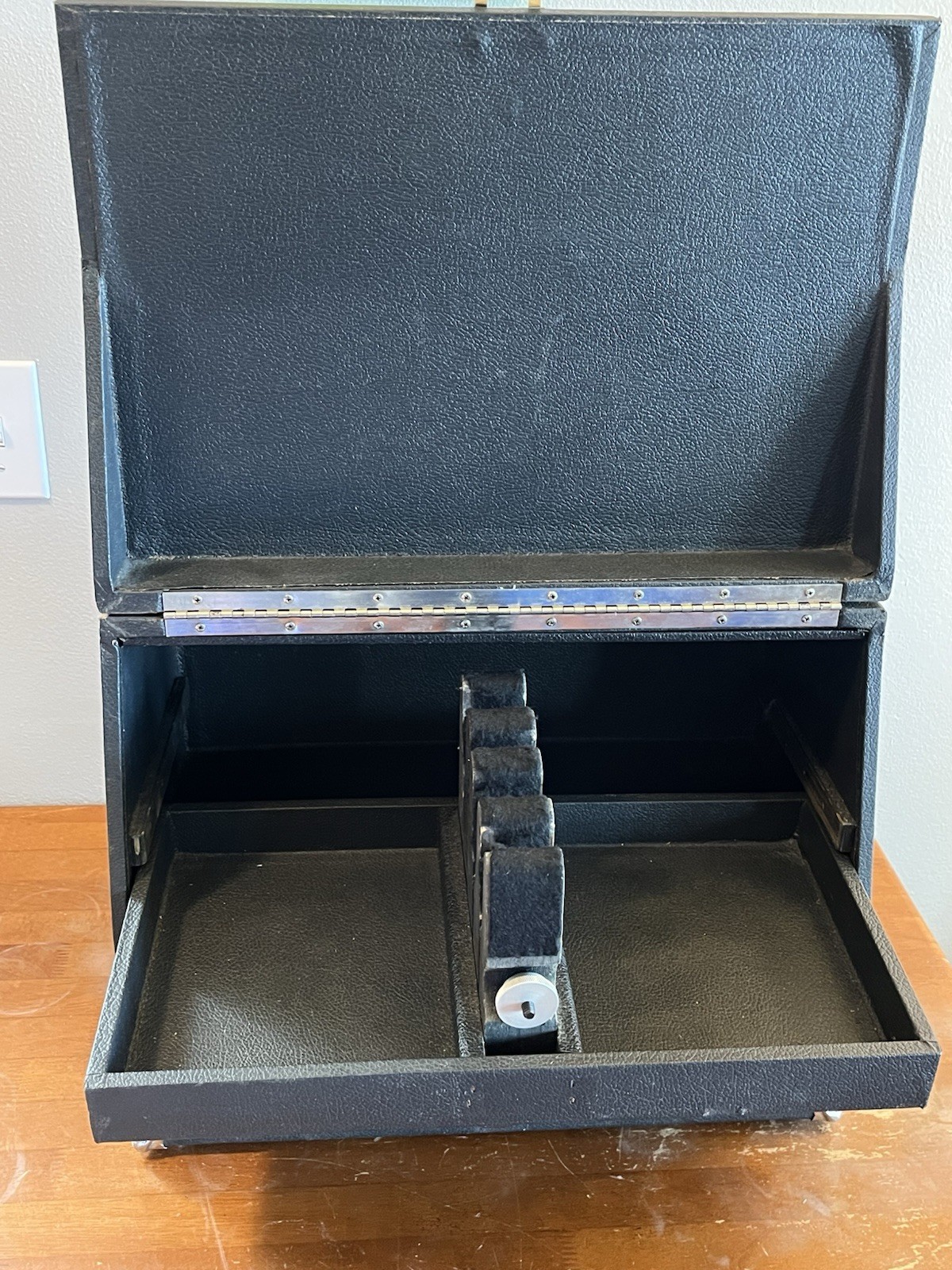 Vintage Pachmayr Gun Works Super Deluxe Case with 4 Holders, No Key or Holes