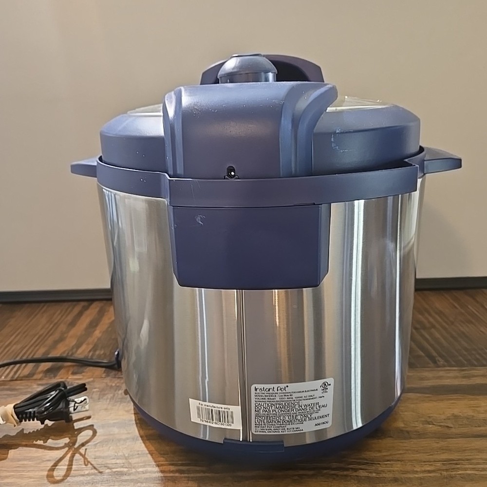 Instant Pot Navy Blue Multi-Function IP-LUX 60 - 6 Quart - Tested Works Great