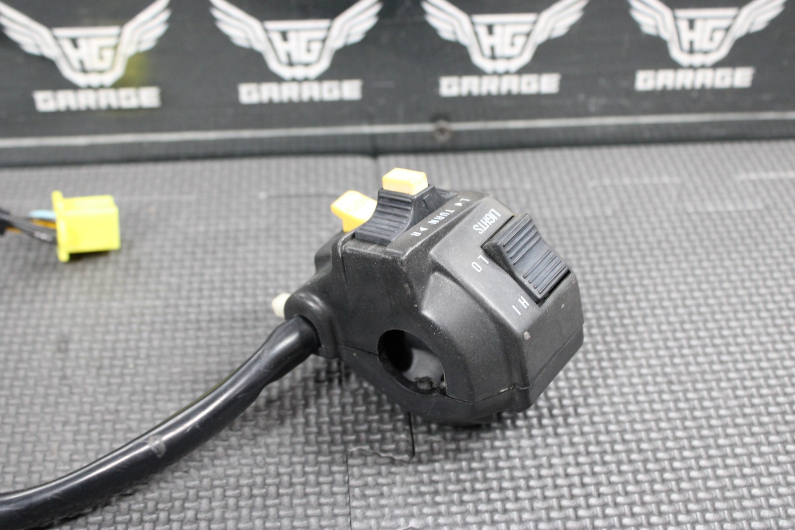 2005 SUZUKI 96-09 DR200SE OEM HANDLEBAR HORN HIGH LOW BEAM SWITCH CONTROL BUTTON