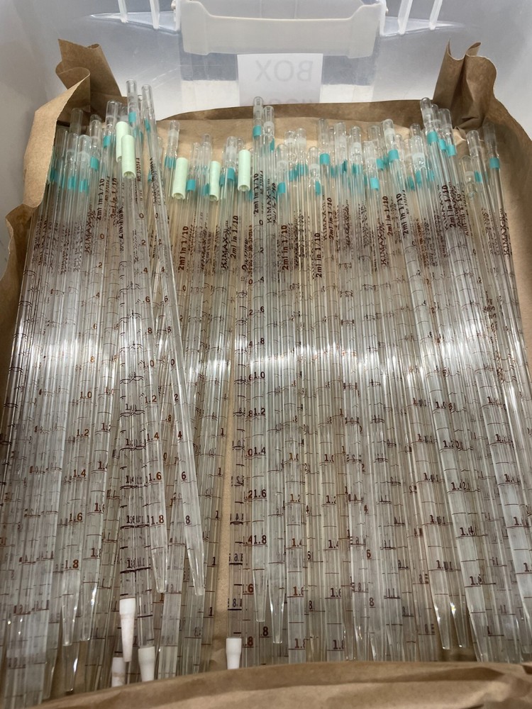 Assorted glass laboratory pipets
