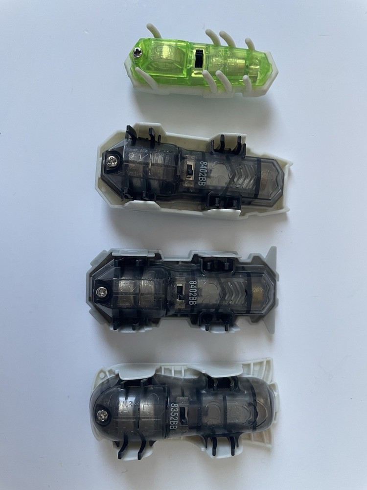 Hexbug Lot 4 Bots And Various Accessories See Pictures