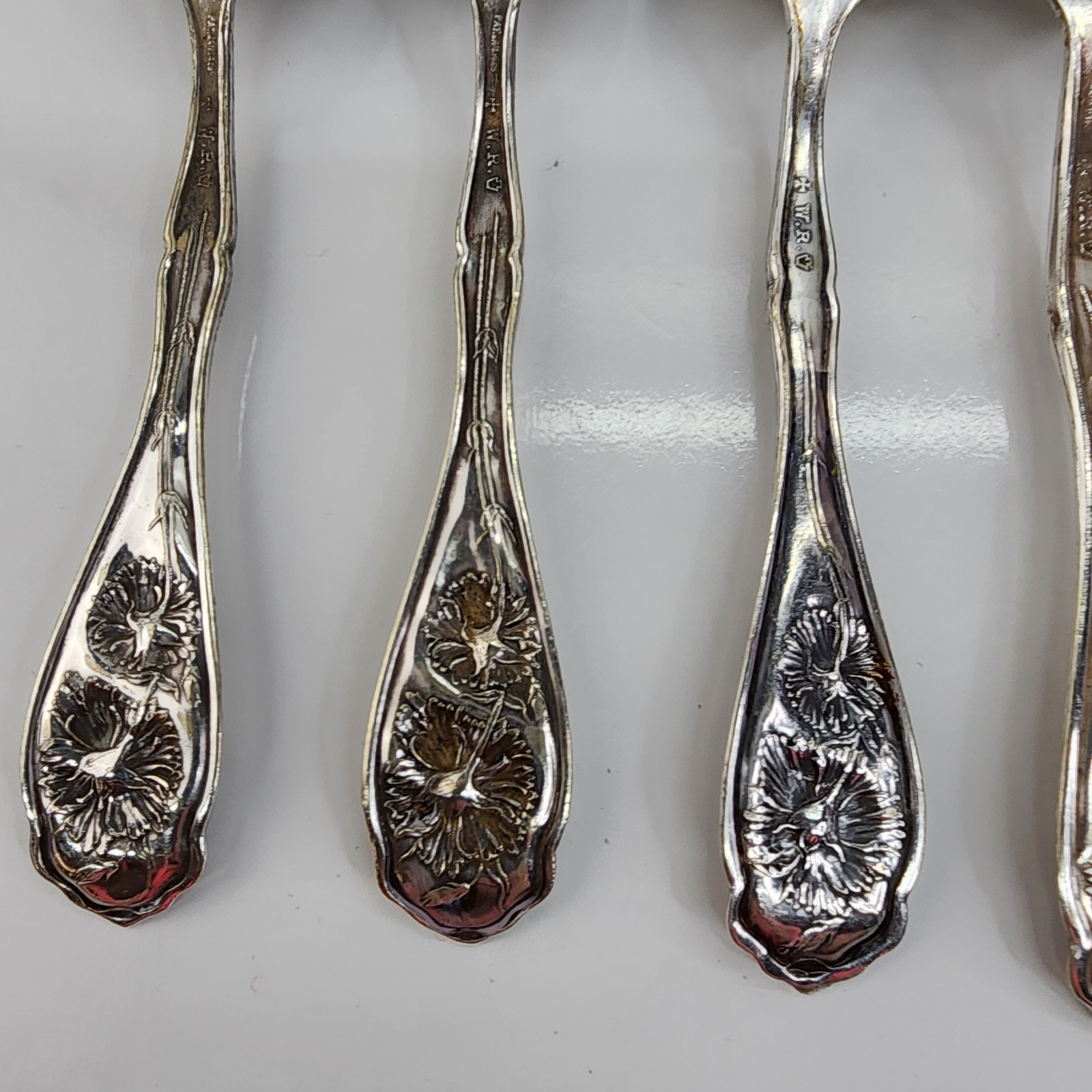 Wm Rogers (W.R.) Carnation 1908 Silverplate Dinner Spoons Set 6 Vintage Crafting