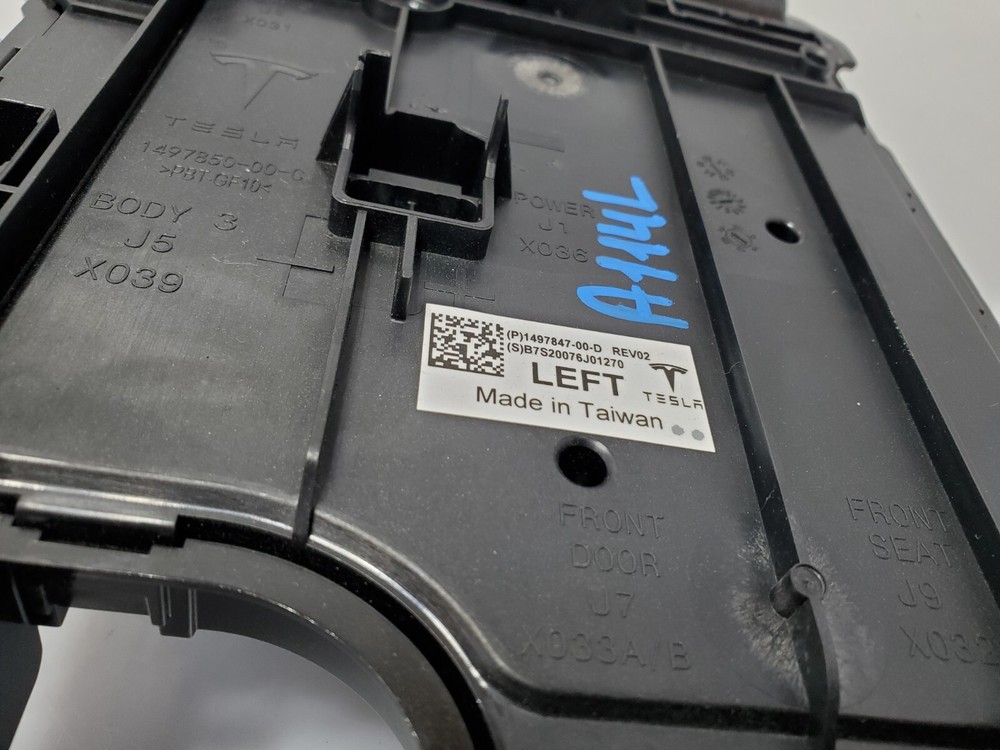 ✅ 20-22 OEM Tesla Model Y Left Driver Side Voltage Body Control Module Unit