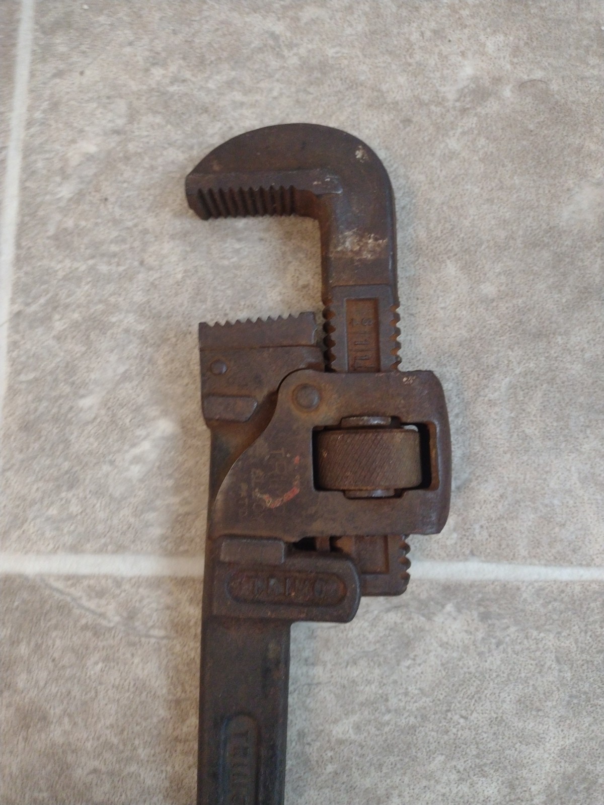 ANTIQUE ORIGINAL Trimont TRIMO-TRADE MARK 18" PIPE WRENCH