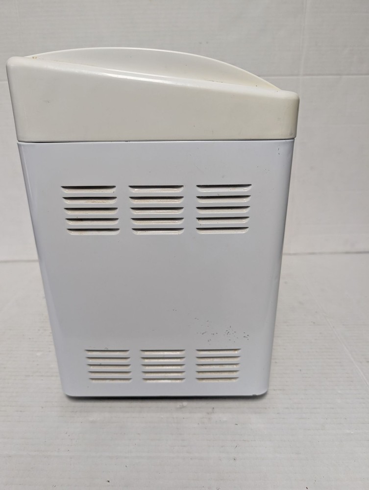 Toastmaster Bread Maker Model 1195 120V 430W White Programmable 10 Programs Used
