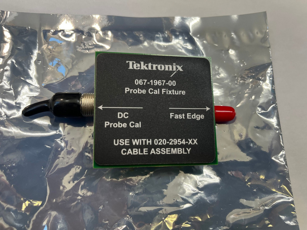 P  Tektronix 067-1967-00 Probe Calibration Unit