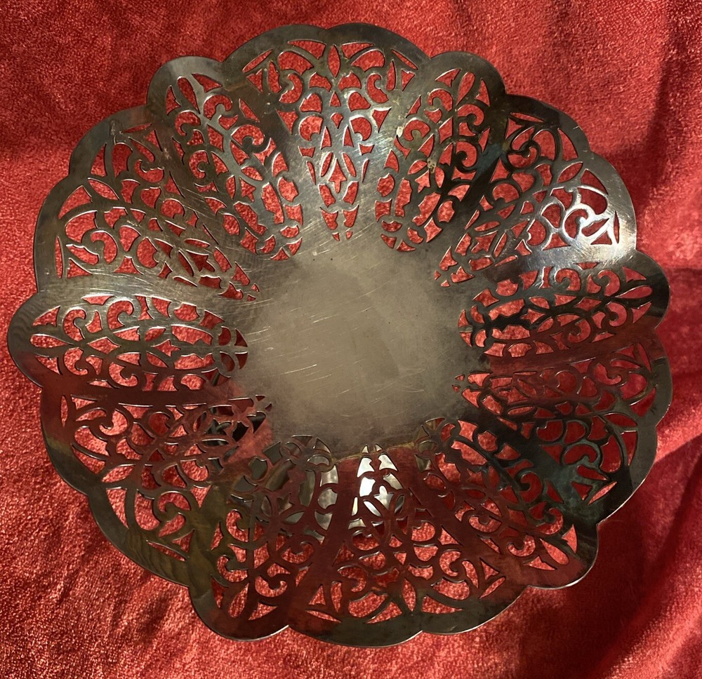 VINTAGE INTERNATIONAL SILVER CO. SILVERPLATED COMPOTE