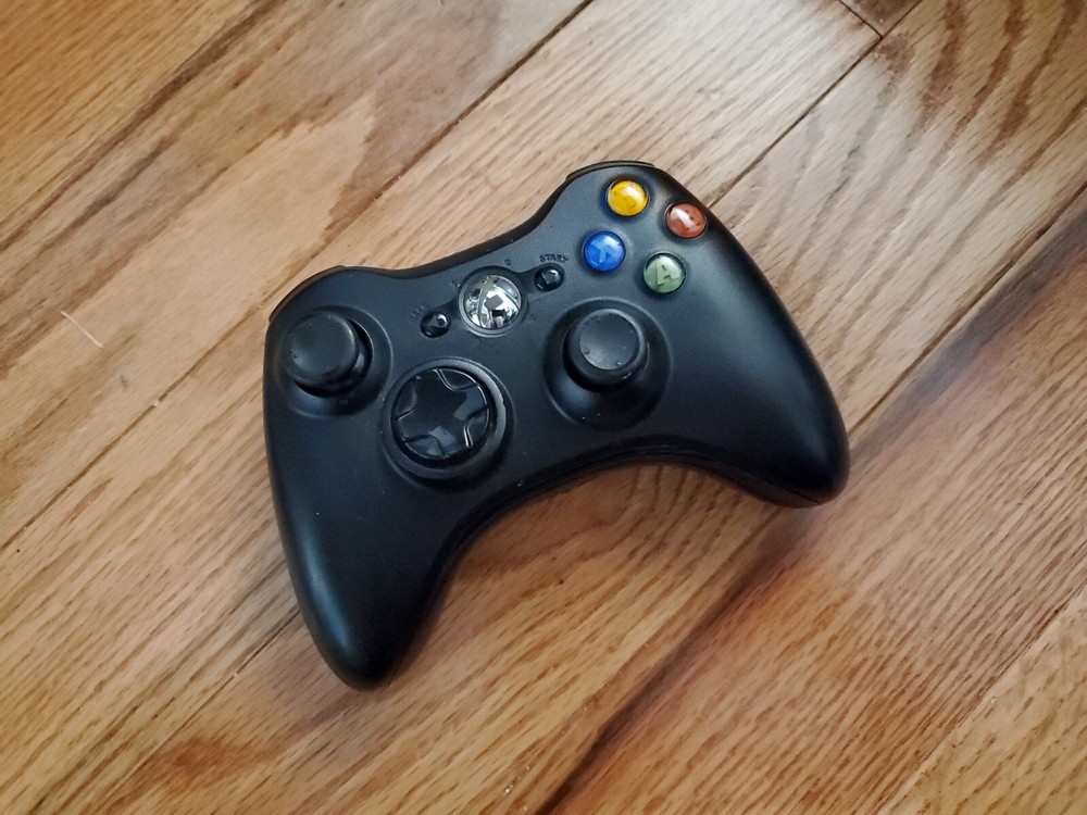 XBox X Box 360 controller PARTS needs new battery pack READ