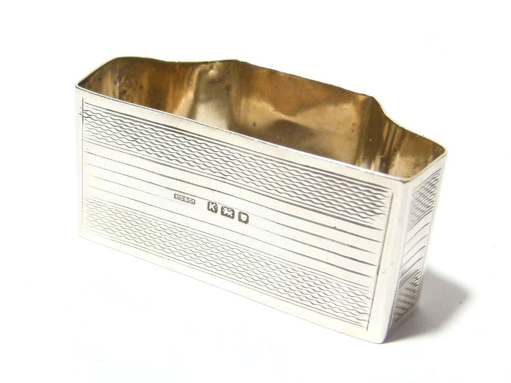 1945 Solid Silver Asymmetrical Napkin Ring Vacant Cartouche in Fitted Case