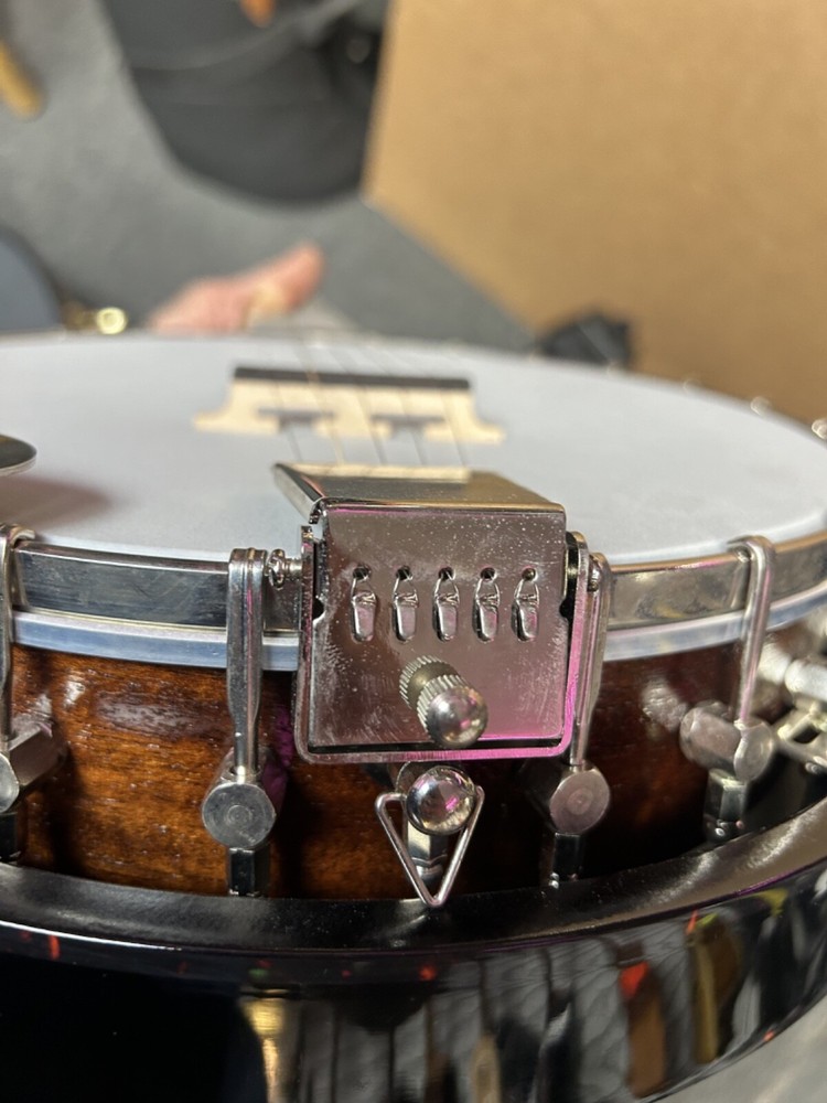 Savannah 5 String Banjo With Free Hardshell Case