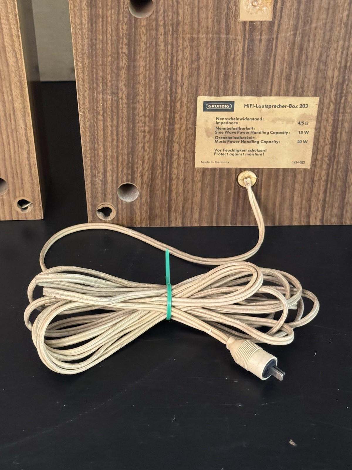 Grundig RTV 360U Solid State Am/Fm Short Wave Radio Stereo w/Speakers *READ*