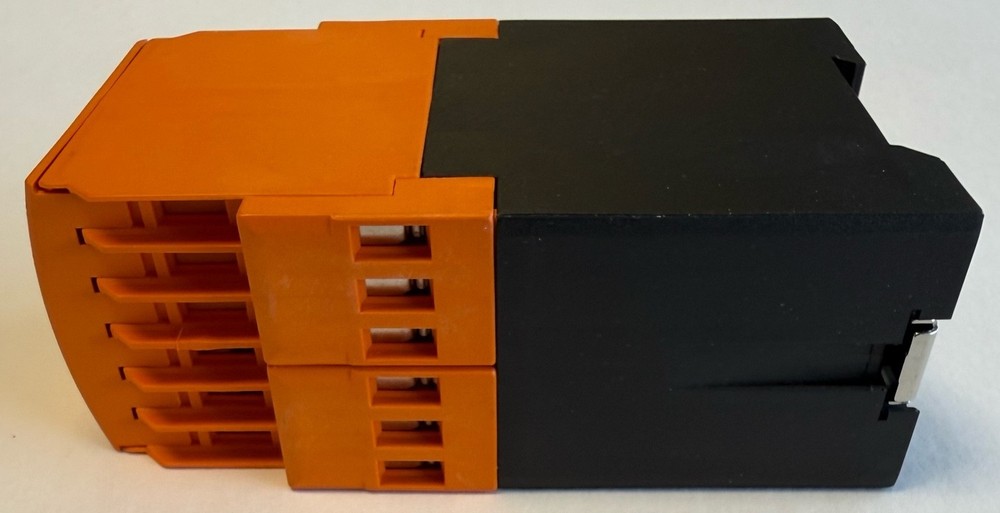 IFM Electronic Programmable Frequency-Current Converter / DW2503 / New Without Original Packaging