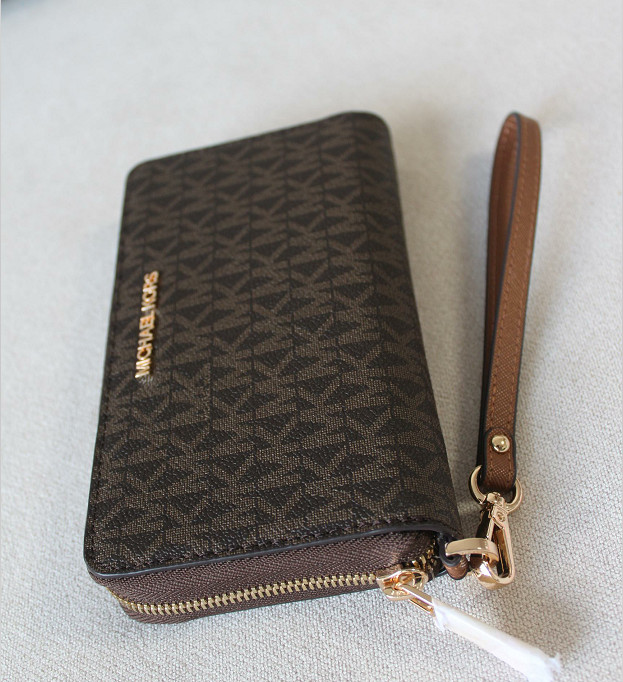 Michael Kors Travel Large Flat MF Phone Case Wristlet Women Wallet Brown