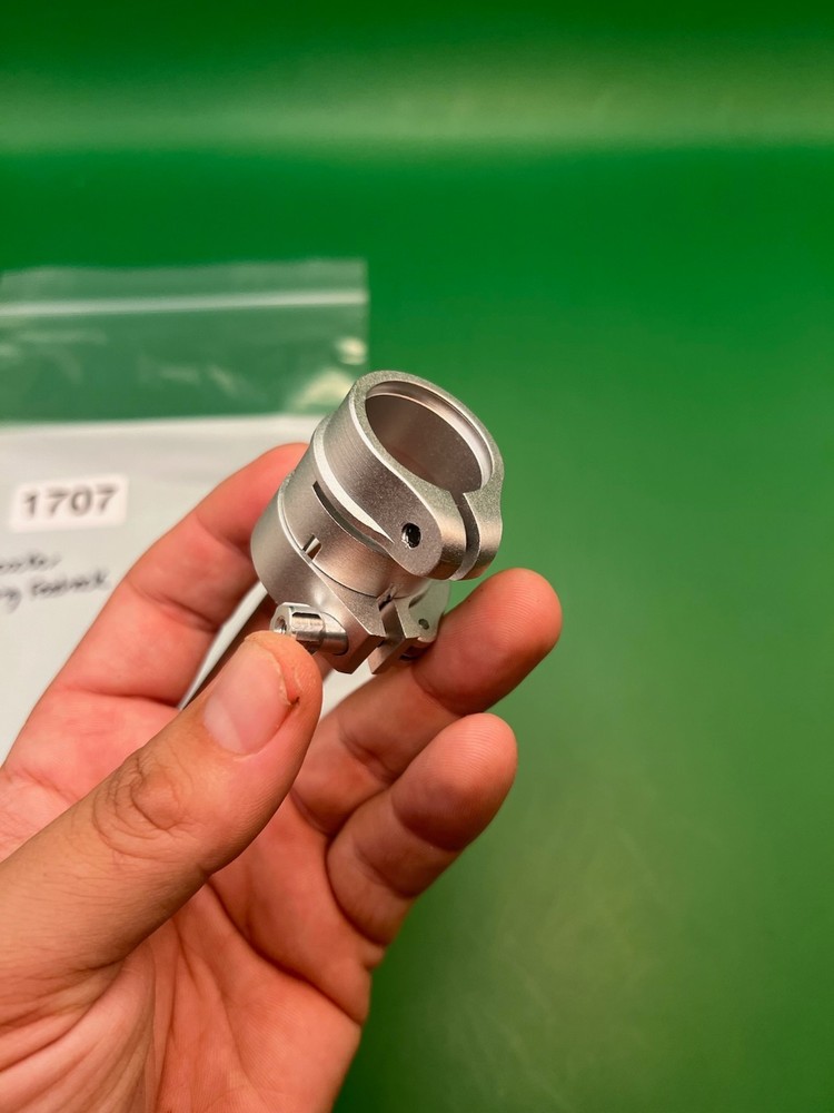 Autococker Clamping Feedneck