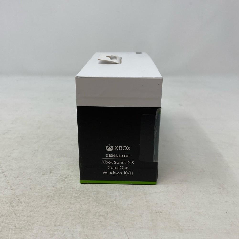 8BitDo M30 Wired Controller for Xbox Series X|S - Black