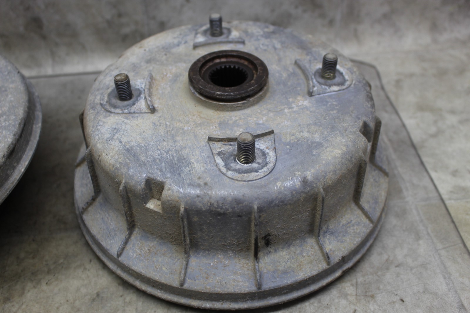 93-04 Kawasaki Bayou 300 4x4 93-99 400 Oem Rear Back Brake Drum Assembly